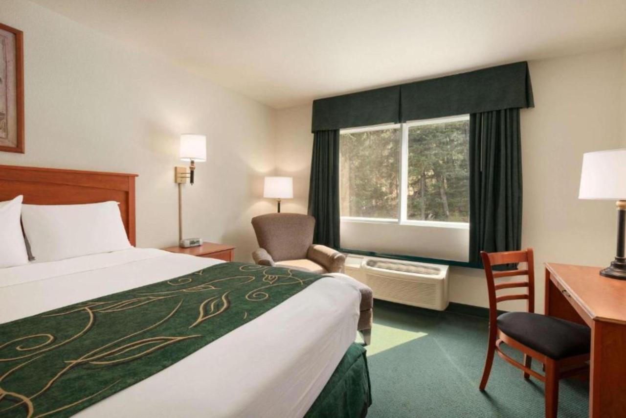 Travelodge By Wyndham Dunsmuir Esterno foto