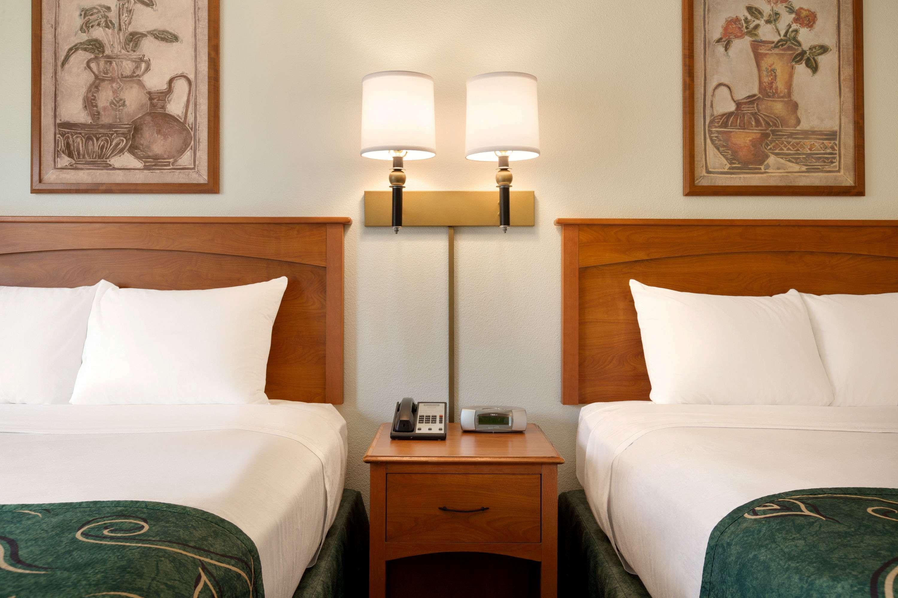 Travelodge By Wyndham Dunsmuir Esterno foto