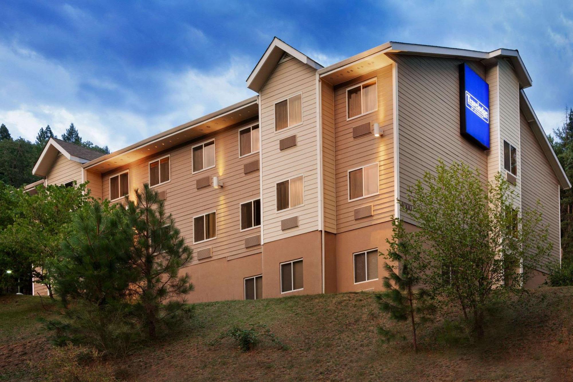 Travelodge By Wyndham Dunsmuir Esterno foto