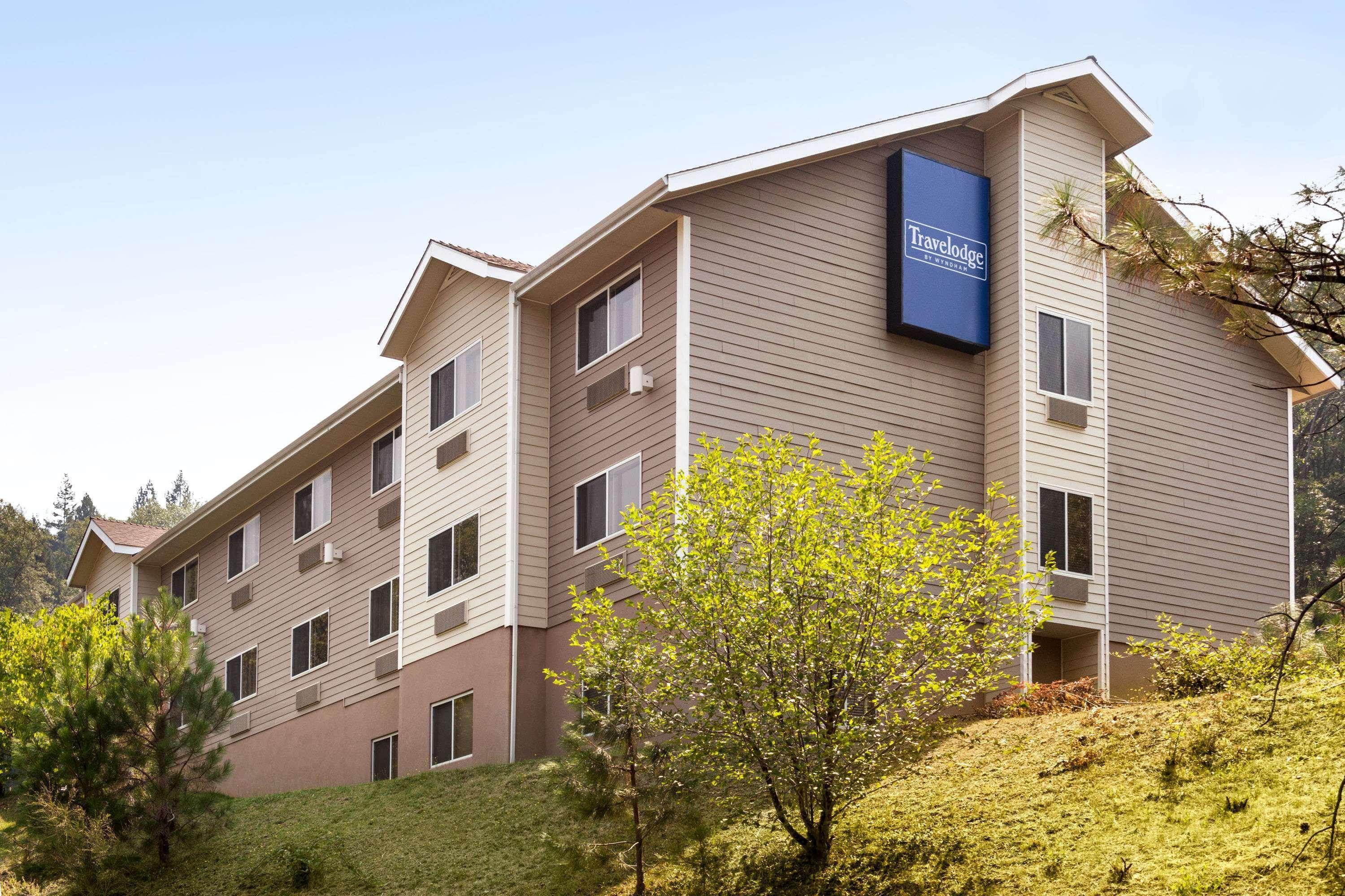 Travelodge By Wyndham Dunsmuir Esterno foto